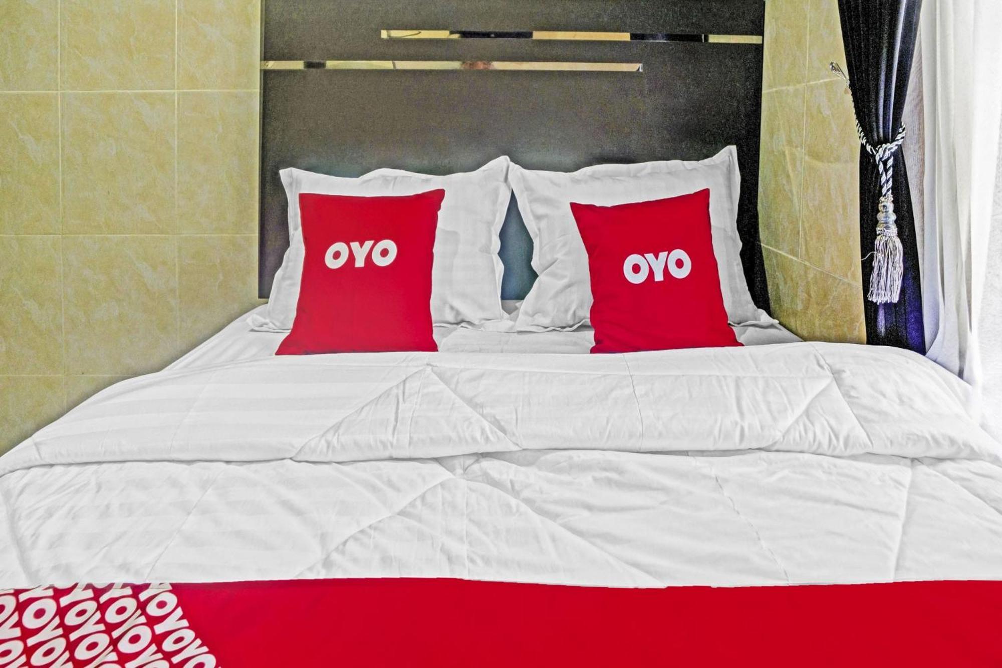 Oyo Life 90737 Losmen Aini Syariah Batu  Eksteriør bilde